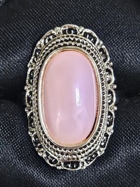 SILVER TONE OVAL PINK  MOOD RING CHANGING COLORS